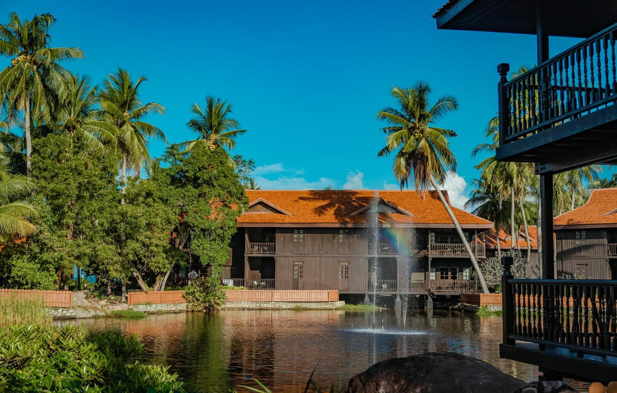 Pelangi Beach Resort & Spa, Langkawi לנגקאווי מראה חיצוני תמונה The resort's main building