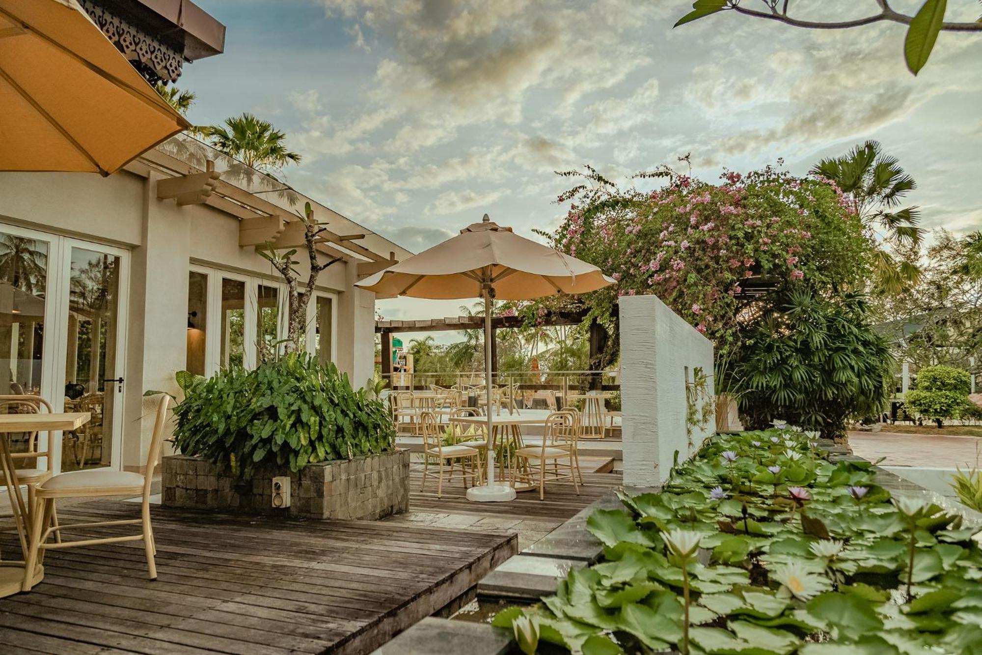 Pelangi Beach Resort & Spa, Langkawi לנגקאווי מראה חיצוני תמונה The restaurant at the resort