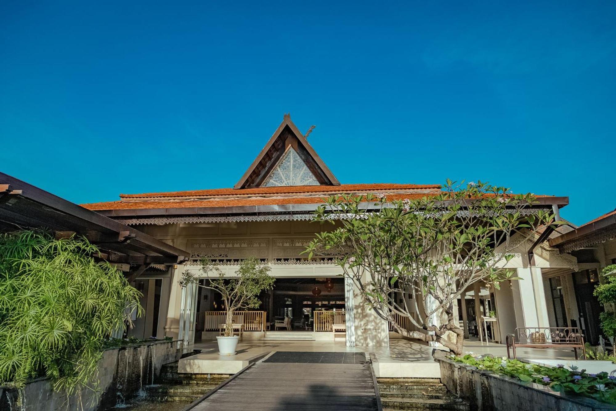 Pelangi Beach Resort & Spa, Langkawi לנגקאווי מראה חיצוני תמונה The Library at The Sarojin